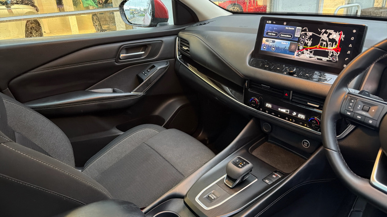 Nissan Qashqai 1.3 DiG-T MH 158 N-Connecta 5dr Xtronic Petrol Hatchback